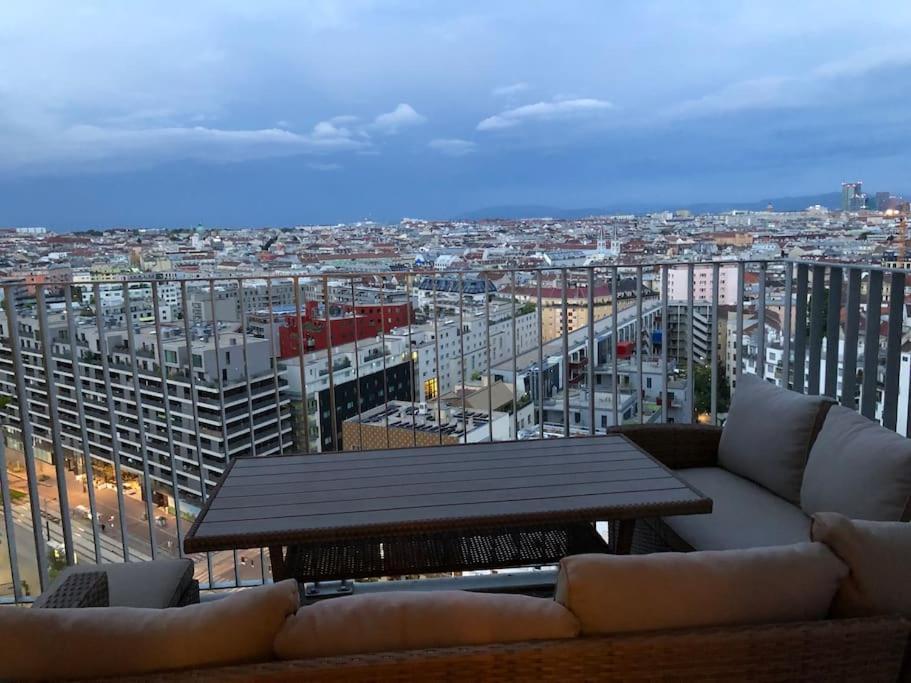 Stunning View Over Vienna In City Center Daire Dış mekan fotoğraf