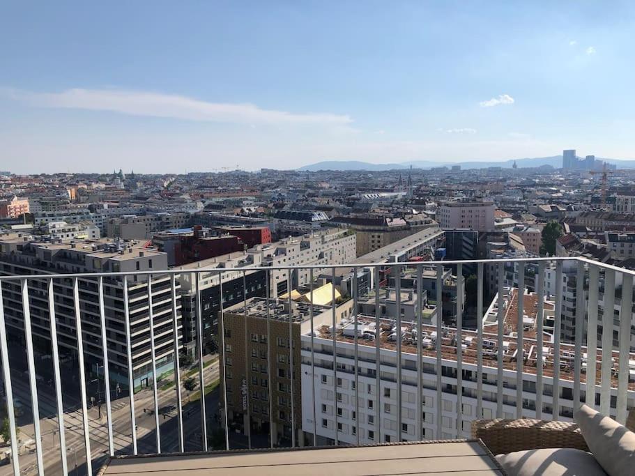 Stunning View Over Vienna In City Center Daire Dış mekan fotoğraf